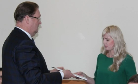 Глава вручил ключи
