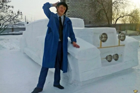 "Кадиллак" из снега 