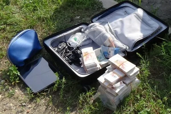 В чемодане было 15 миллионов рублей