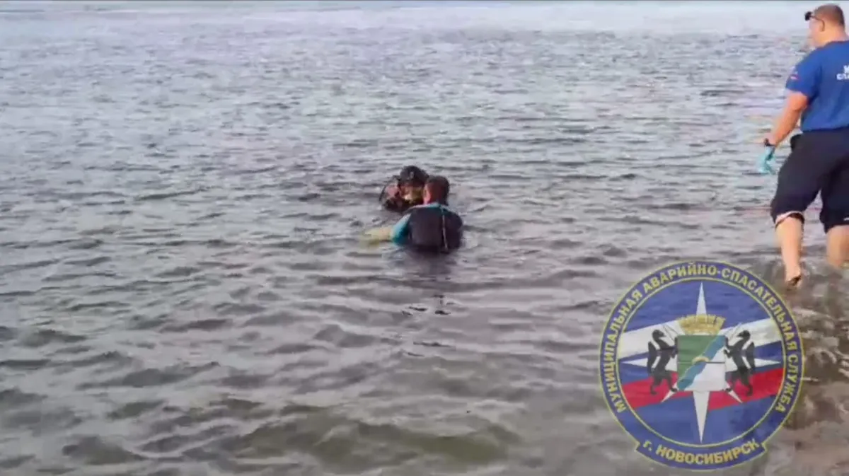 На Бугринской косе в Новосибирске утонул мужчина - спасатели предупреждают об опасности