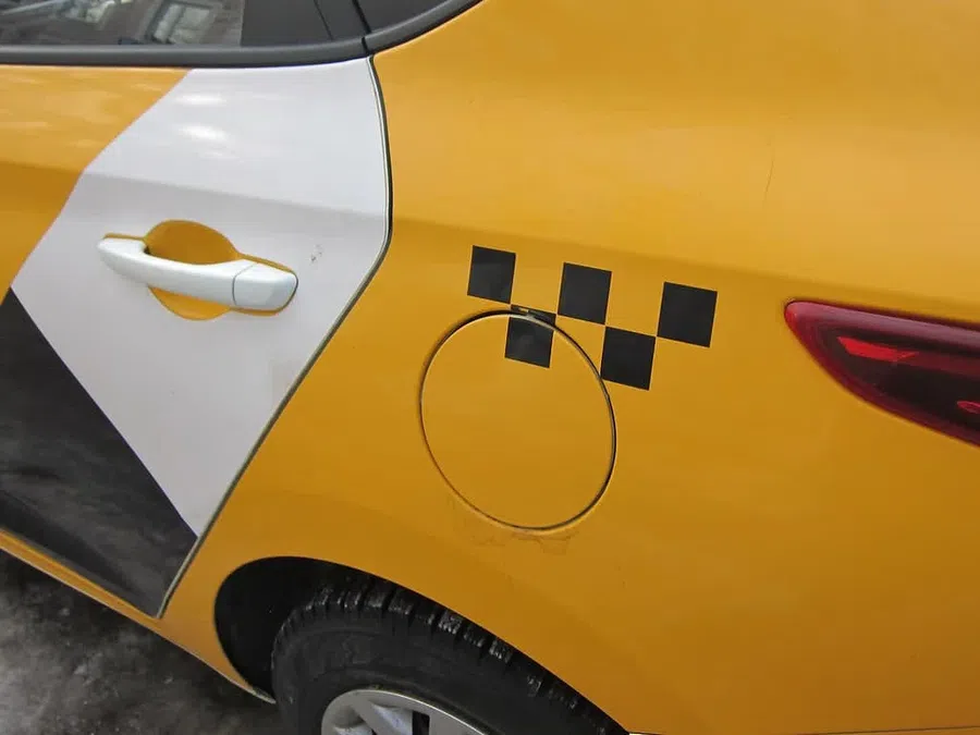 В «Яндекс.Такси» заявили о росте доходов таксистов в Искитиме, объявивших забастовку