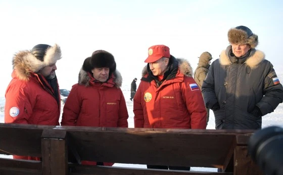 В марте 2017 года Дмитрий Медведев и Владимир Путин побывали на земле Франца-Иосифа