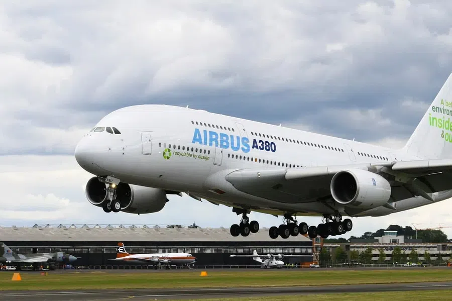 Airbus прекратил обслуживание своих лайнеров в России: техподдержку самолетов из-за санкций отменили