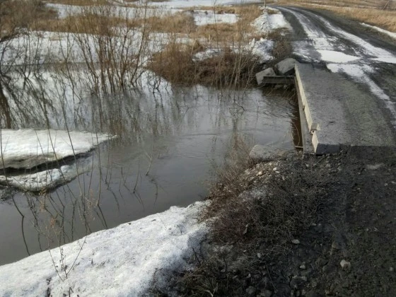Еще в пятницу по мосту можно было проехать