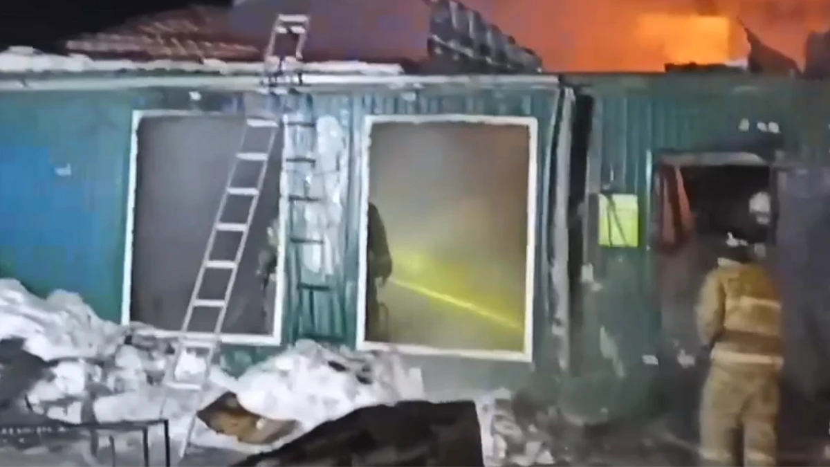 При пожаре дома престарелых в Кемерово двадцать постояльцев сгорели заживо