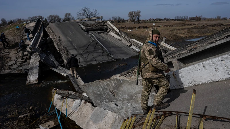 Сюрприз для русских не удался: Украинские военные сорвались с подорванного ими моста