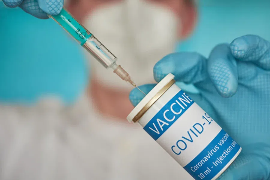 Moderna заявила, что разработает прививку для нового варианта коронавируса Омикрон