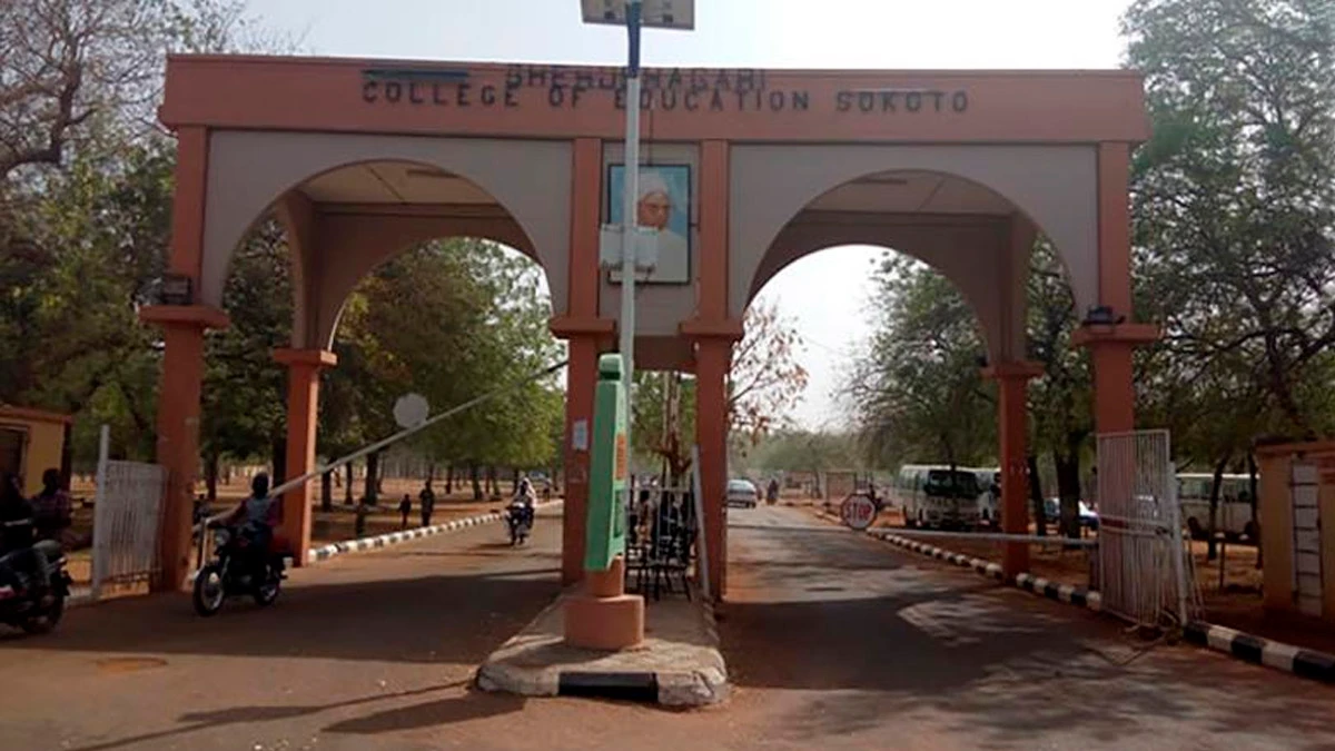 Инцидент произошел в школе Шеху Шагари в Сокото на северо-западе Нигерии, и школу тут же закрыли. Фото: Еdition.cnn.com