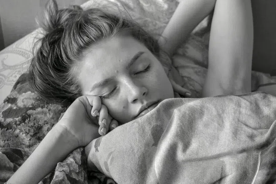 Как заснуть: доктор объясняет, почему никогда нельзя спать голым