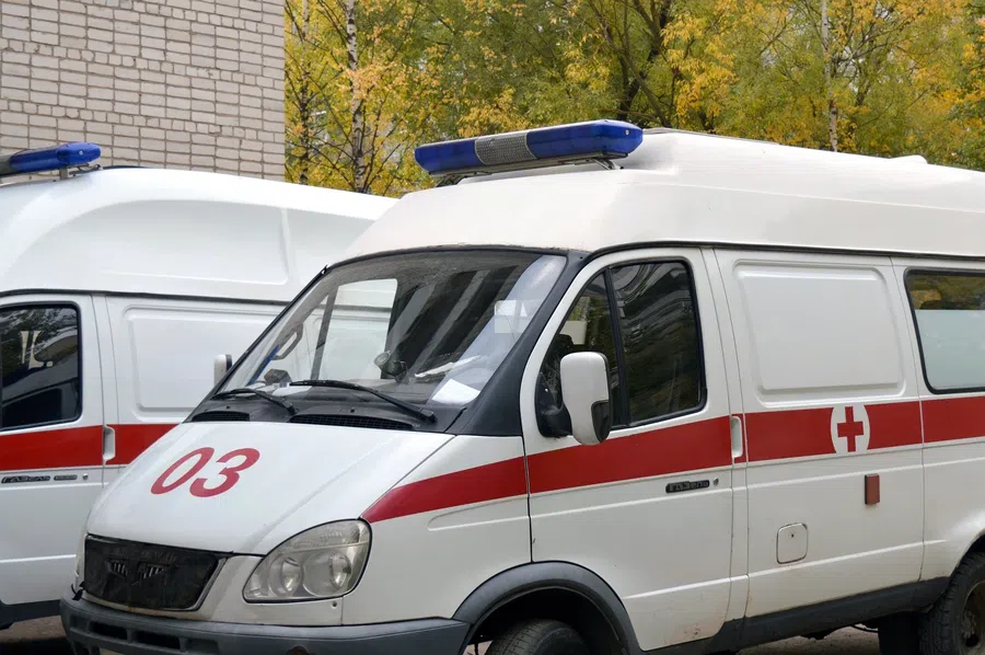 В Омске на бригаду скорой помощи напали родственники больной с коронавирусом