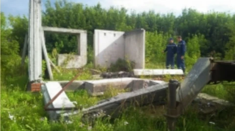 Плита придавила детей