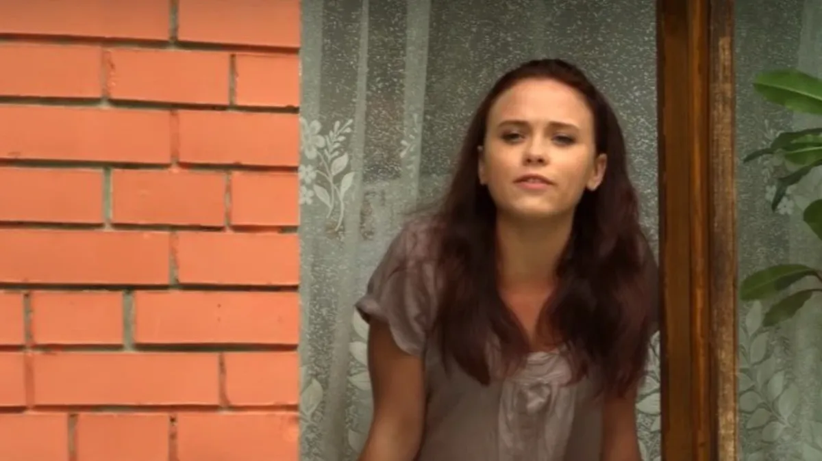 Звезда «Сватов» Анна Кошмал покинула любимую Украину. Поклонники назвали ее «предательницей»